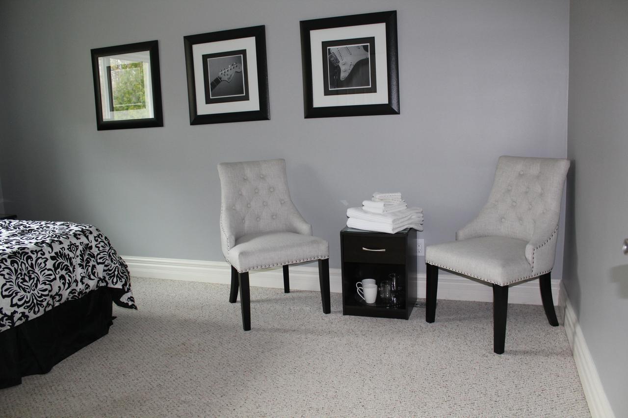 Water'S Edge B & B Oro-Medonte Exterior photo